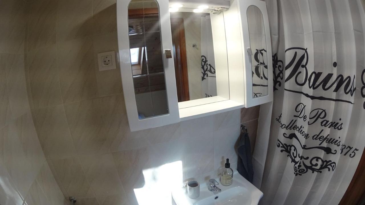 Black & White Apartments - White 埃格尔 外观 照片